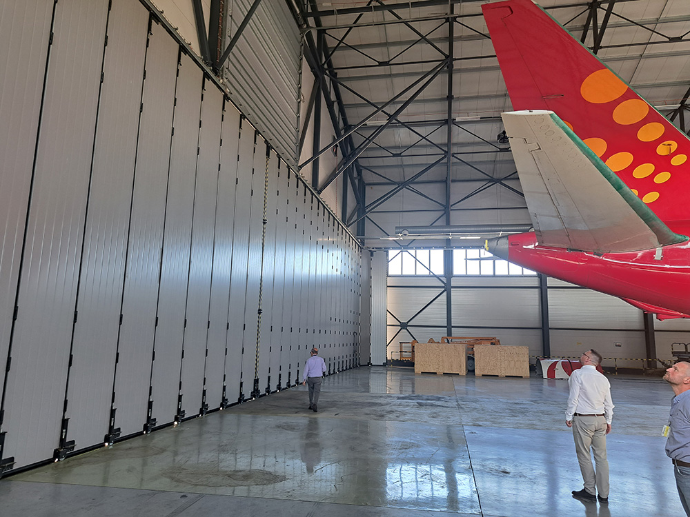 hangar door suppliers